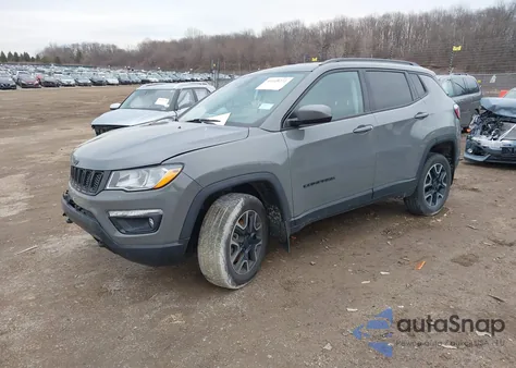 2019 Jeep Compass Upland Edition 4X4 z USA, uszkodzony, nr VIN 3C4NJDAB3KT723860